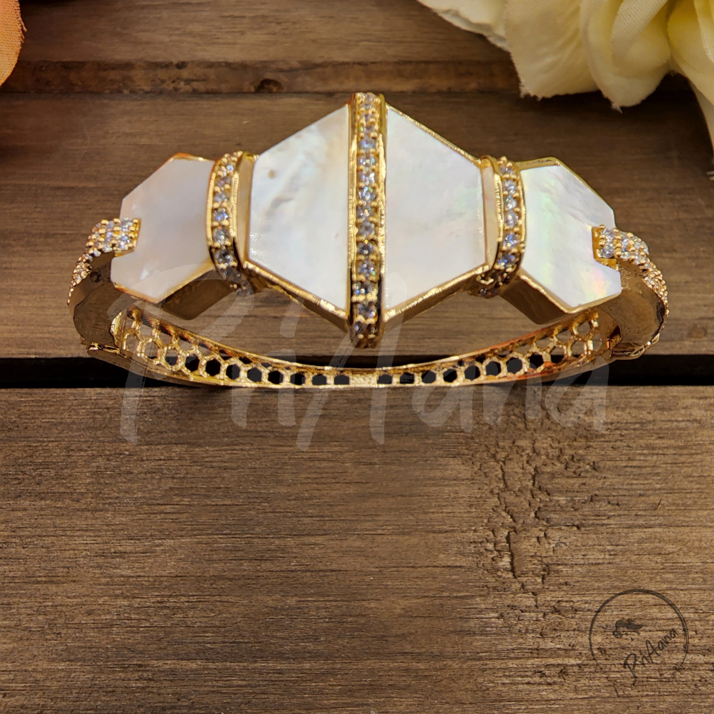 Aathavi Mother of Pearl Bangles