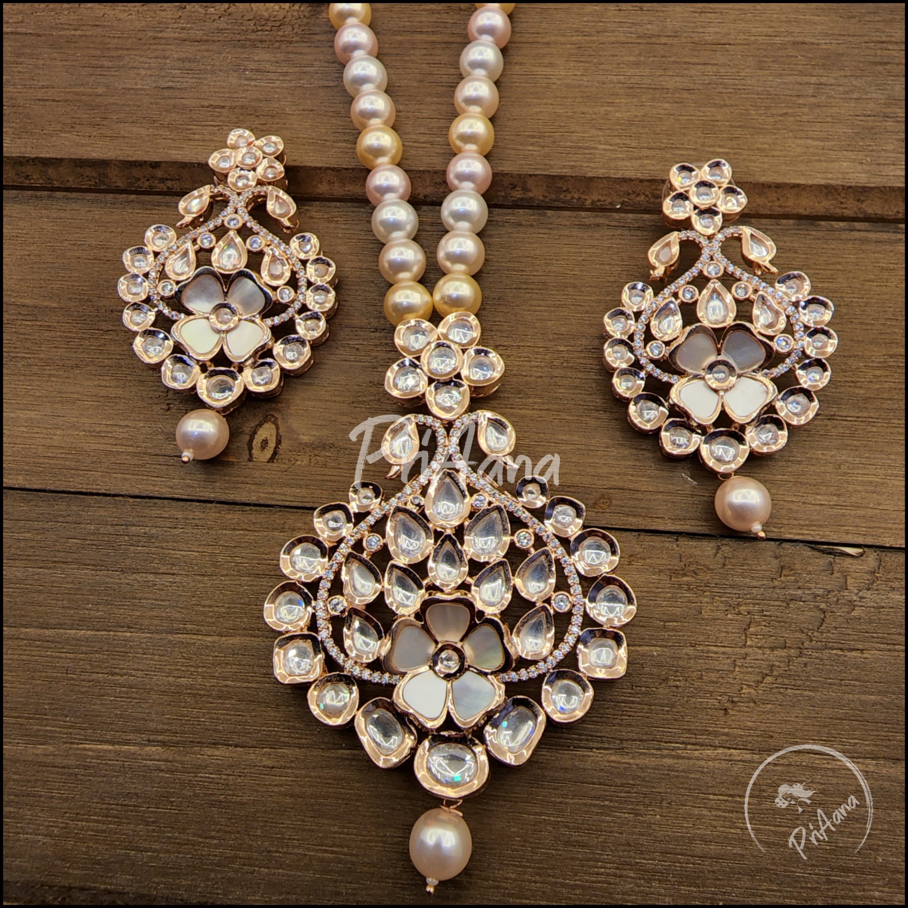 Dwani Mother of Pearl Necklace Set