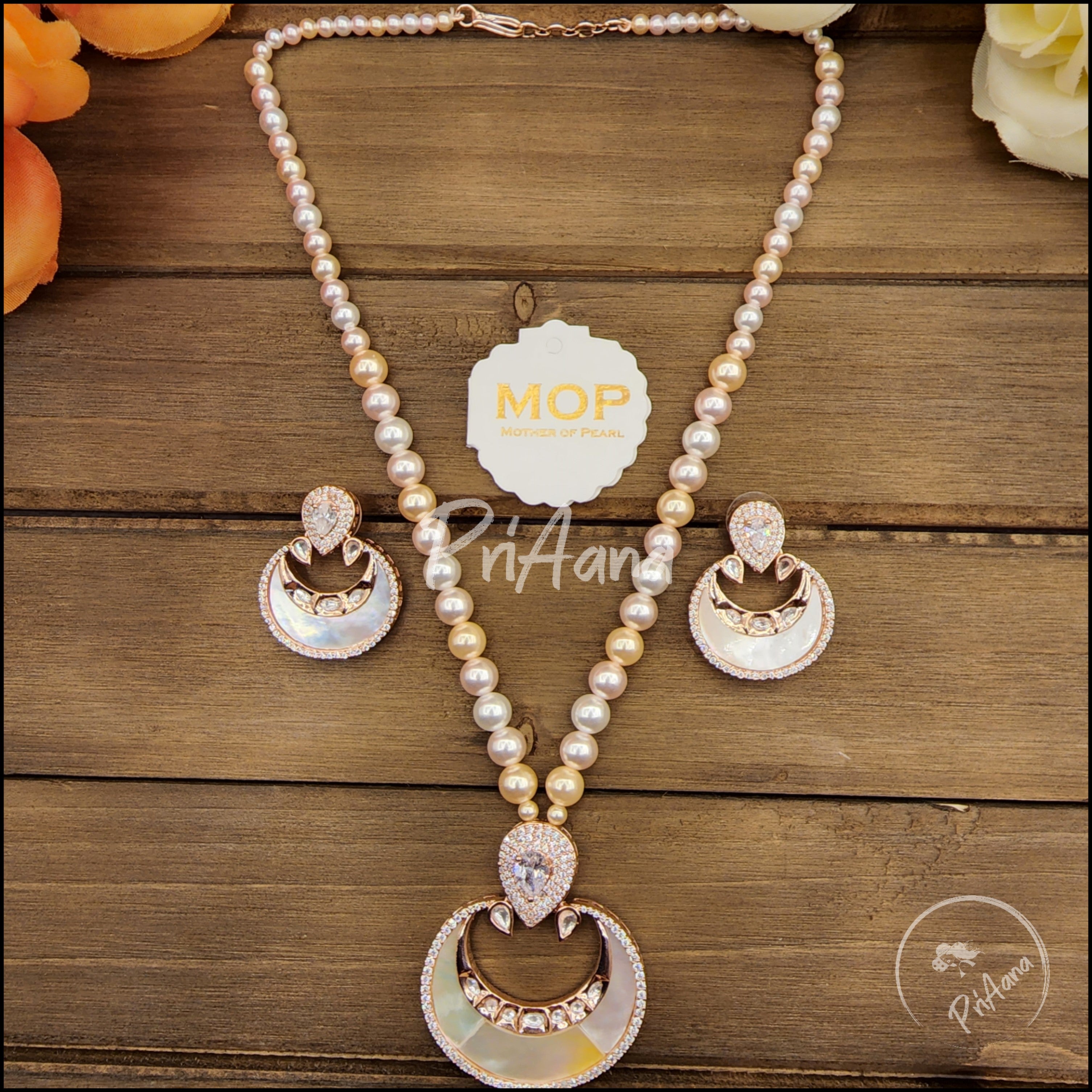 Darpana Mother of Pearl Necklace Set