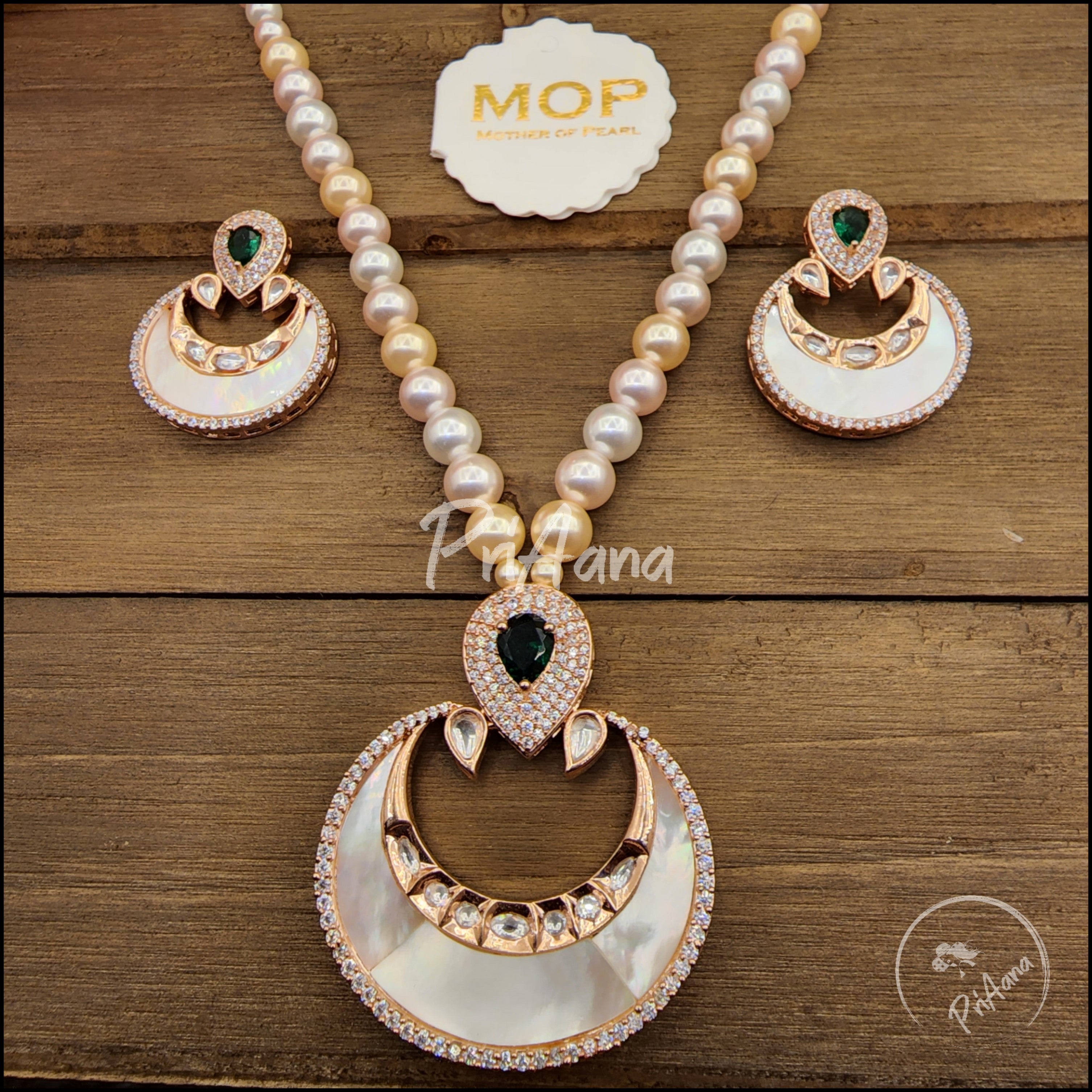Charitrya Mother of Pearl Necklace Set