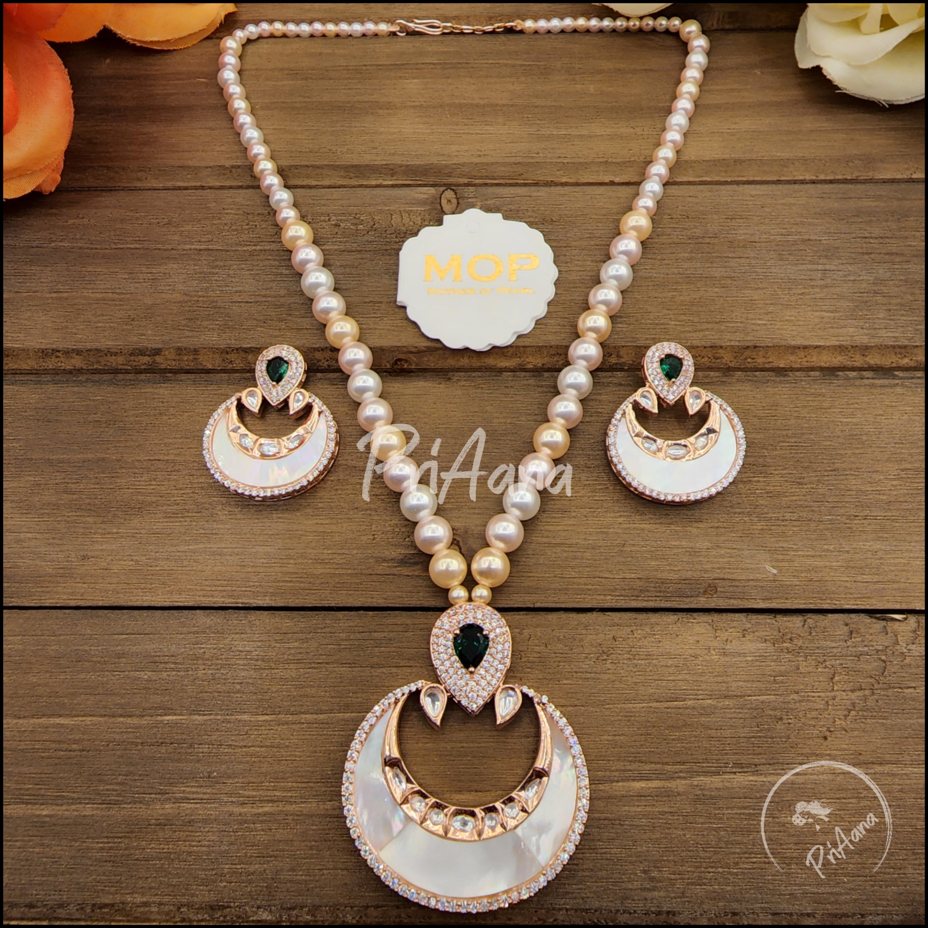 Charitrya Mother of Pearl Necklace Set
