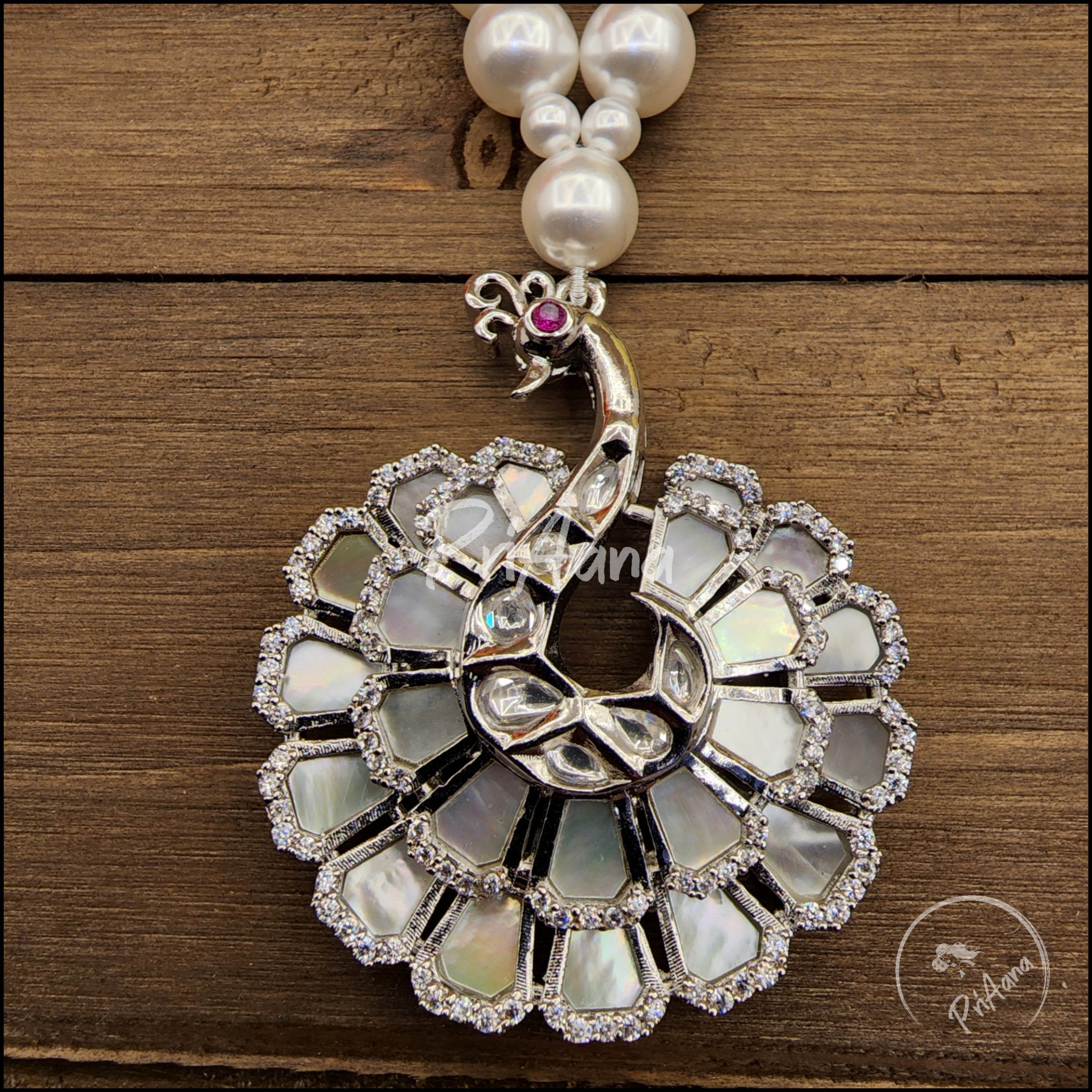 Demira Mother of Pearl Necklace Set