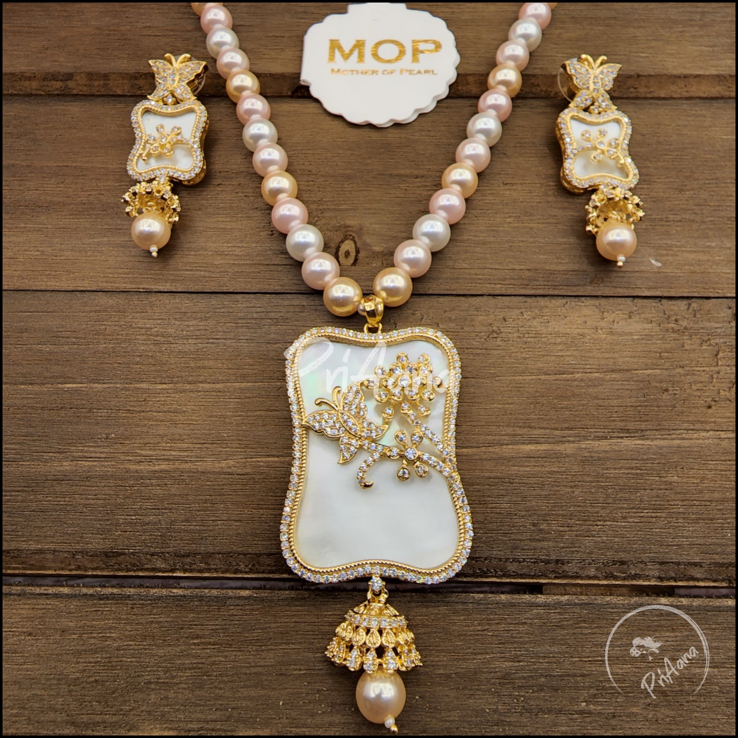 Aadrika Mother of Pearl Necklace Set