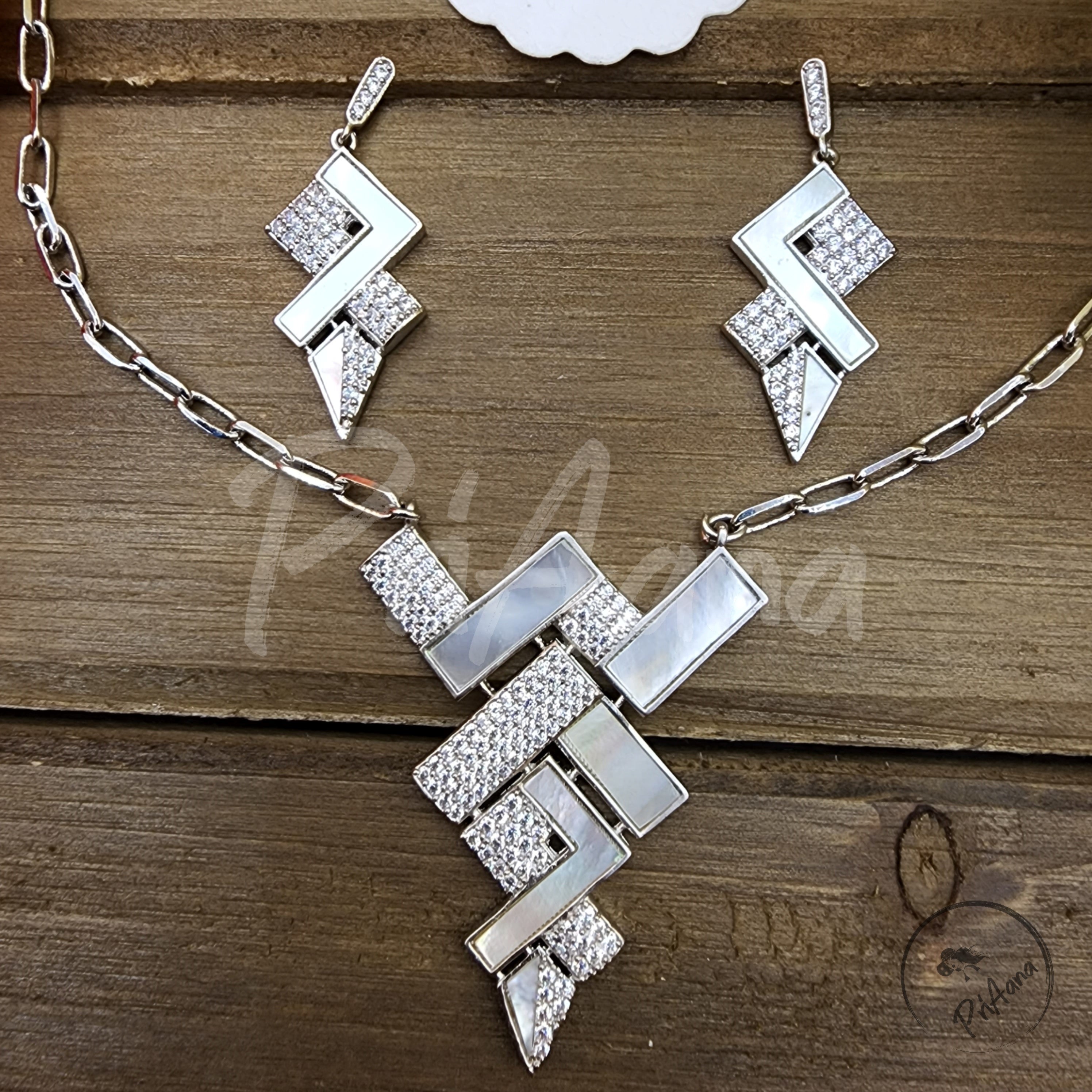 Anamika Mother of Pearl Pendant Set